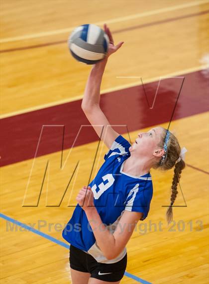 Thumbnail 1 in Coventry vs Darien (2013 Volleyhall Classic) photogallery.