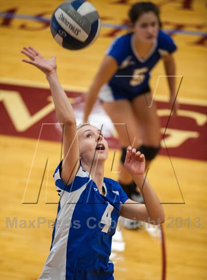 Thumbnail 3 in Coventry vs Darien (2013 Volleyhall Classic) photogallery.