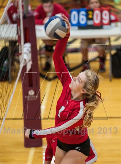 Thumbnail 1 in Coventry vs Darien (2013 Volleyhall Classic) photogallery.