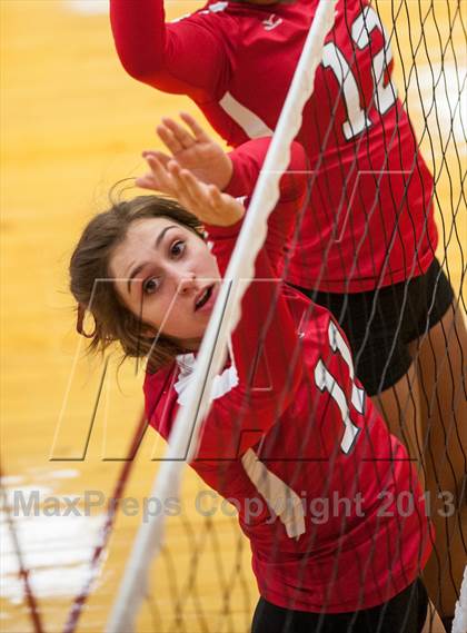 Thumbnail 1 in Coventry vs Darien (2013 Volleyhall Classic) photogallery.