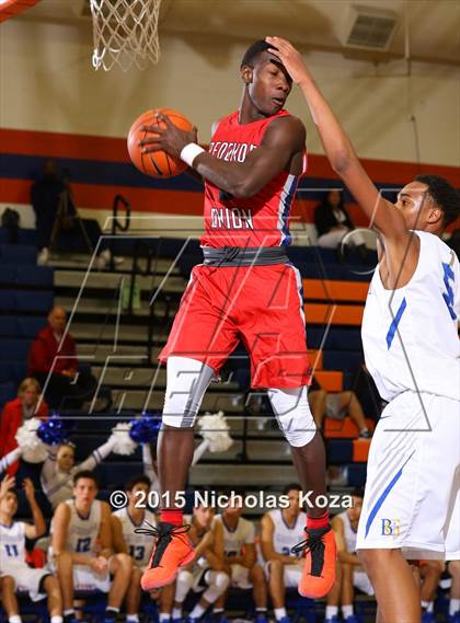 Thumbnail 3 in Redondo Union vs. Bishop Gorman (Tarkanian Classic) photogallery.