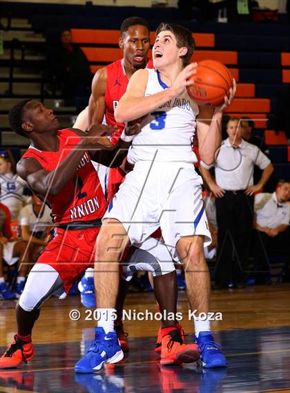 Thumbnail 3 in Redondo Union vs. Bishop Gorman (Tarkanian Classic) photogallery.