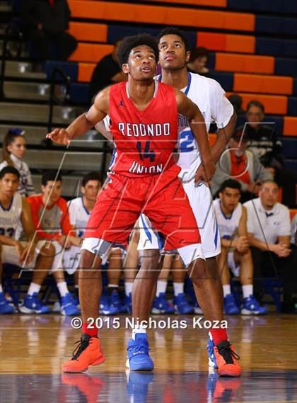 Thumbnail 2 in Redondo Union vs. Bishop Gorman (Tarkanian Classic) photogallery.