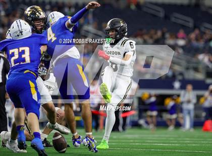 Thumbnail 2 in Whiteface vs. Gordon (UIL 1A Division I Football Final) photogallery.
