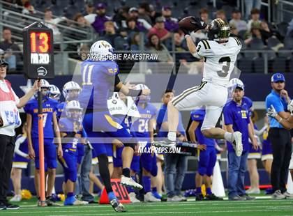 Thumbnail 3 in Whiteface vs. Gordon (UIL 1A Division I Football Final) photogallery.