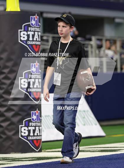 Thumbnail 2 in Whiteface vs. Gordon (UIL 1A Division I Football Final) photogallery.