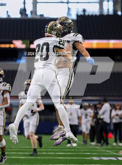 Thumbnail 3 in Whiteface vs. Gordon (UIL 1A Division I Football Final) photogallery.