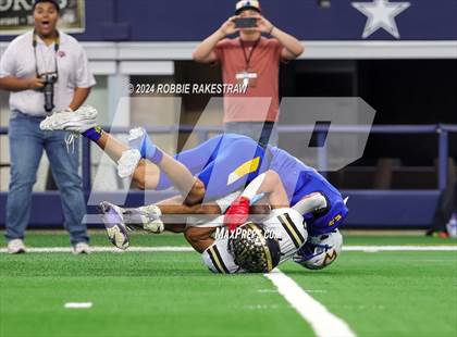 Thumbnail 3 in Whiteface vs. Gordon (UIL 1A Division I Football Final) photogallery.