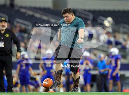 Thumbnail 2 in Whiteface vs. Gordon (UIL 1A Division I Football Final) photogallery.
