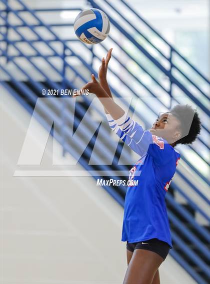 Thumbnail 1 in Harris County vs Veterans (Southside Classic) photogallery.