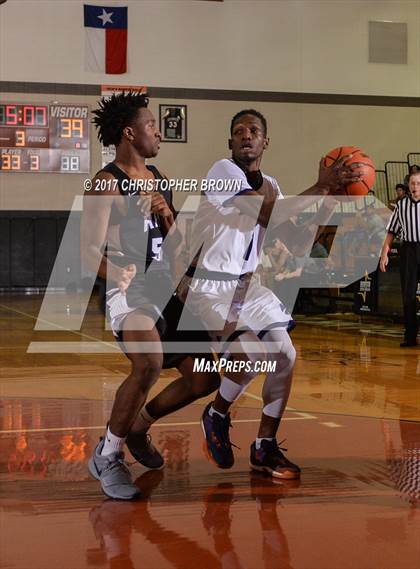 Thumbnail 2 in Humble vs Richardson (McDonald's Texas Invitational) photogallery.