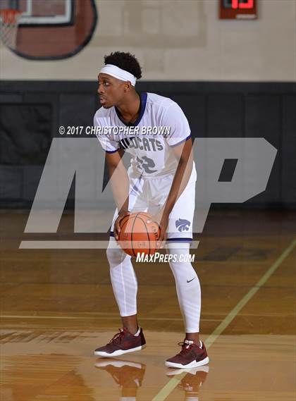 Thumbnail 2 in Humble vs Richardson (McDonald's Texas Invitational) photogallery.