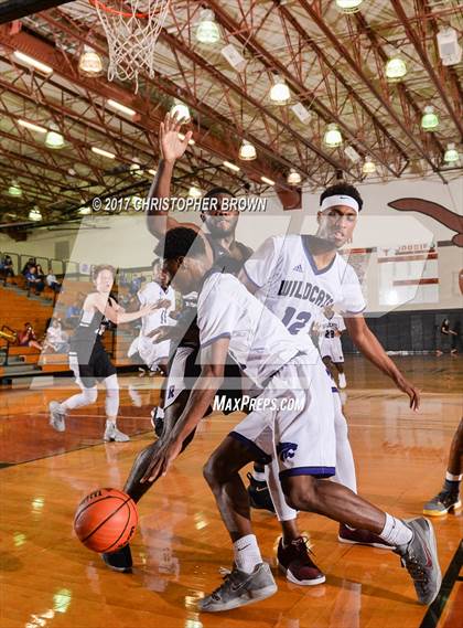 Thumbnail 3 in Humble vs Richardson (McDonald's Texas Invitational) photogallery.