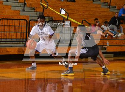 Thumbnail 1 in Humble vs Richardson (McDonald's Texas Invitational) photogallery.