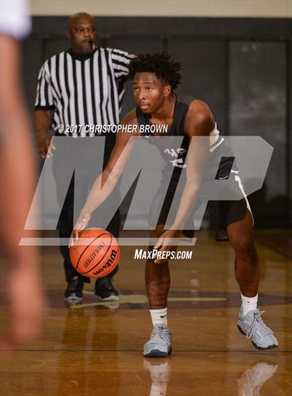 Thumbnail 1 in Humble vs Richardson (McDonald's Texas Invitational) photogallery.