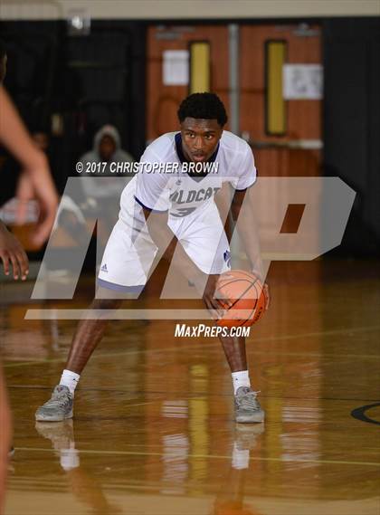 Thumbnail 3 in Humble vs Richardson (McDonald's Texas Invitational) photogallery.