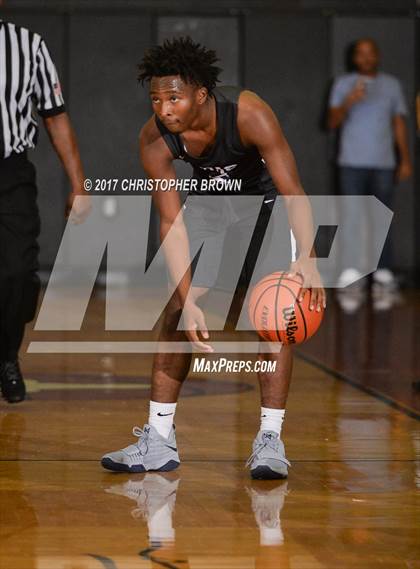 Thumbnail 2 in Humble vs Richardson (McDonald's Texas Invitational) photogallery.