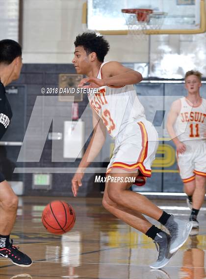 Thumbnail 2 in Leadership vs. Jesuit (Mel Good Holiday Classic) photogallery.
