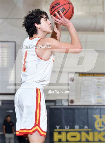 Thumbnail 2 in Leadership vs. Jesuit (Mel Good Holiday Classic) photogallery.