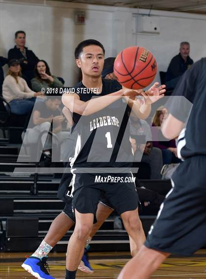 Thumbnail 2 in Leadership vs. Jesuit (Mel Good Holiday Classic) photogallery.