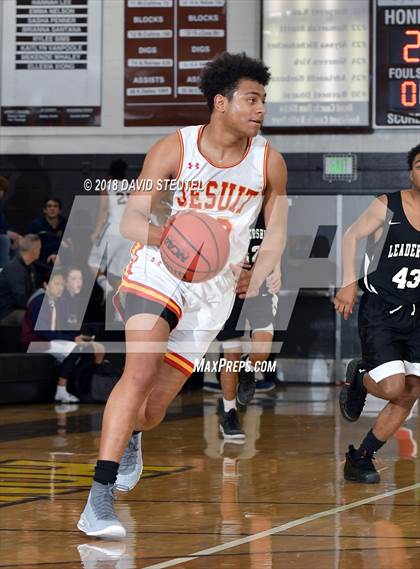 Thumbnail 1 in Leadership vs. Jesuit (Mel Good Holiday Classic) photogallery.