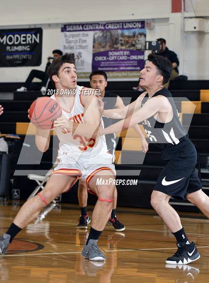 Thumbnail 3 in Leadership vs. Jesuit (Mel Good Holiday Classic) photogallery.