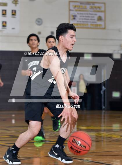 Thumbnail 2 in Leadership vs. Jesuit (Mel Good Holiday Classic) photogallery.