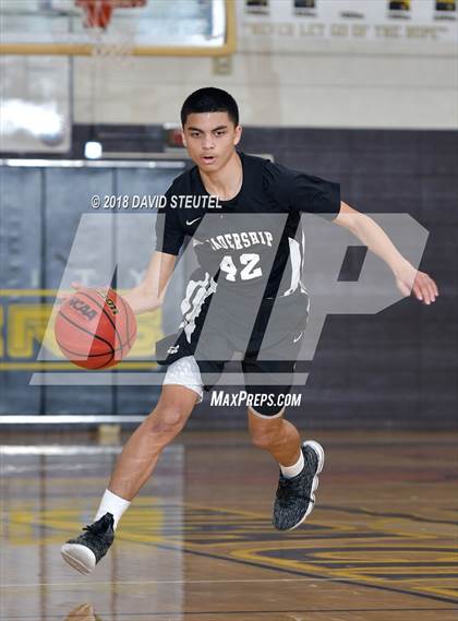 Thumbnail 2 in Leadership vs. Jesuit (Mel Good Holiday Classic) photogallery.