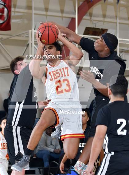 Thumbnail 2 in Leadership vs. Jesuit (Mel Good Holiday Classic) photogallery.