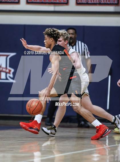 Thumbnail 2 in Fairfax vs Oak Park (Rose City Roundball Classic) photogallery.