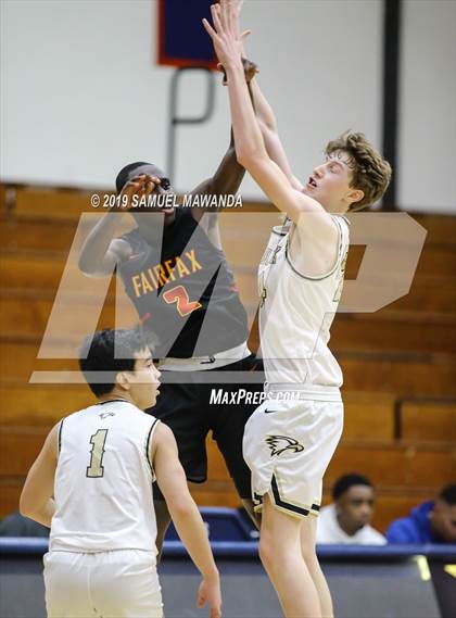 Thumbnail 2 in Fairfax vs Oak Park (Rose City Roundball Classic) photogallery.