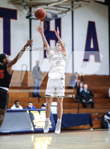 Thumbnail 1 in Fairfax vs Oak Park (Rose City Roundball Classic) photogallery.