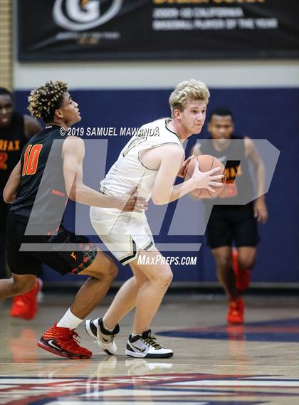 Thumbnail 1 in Fairfax vs Oak Park (Rose City Roundball Classic) photogallery.