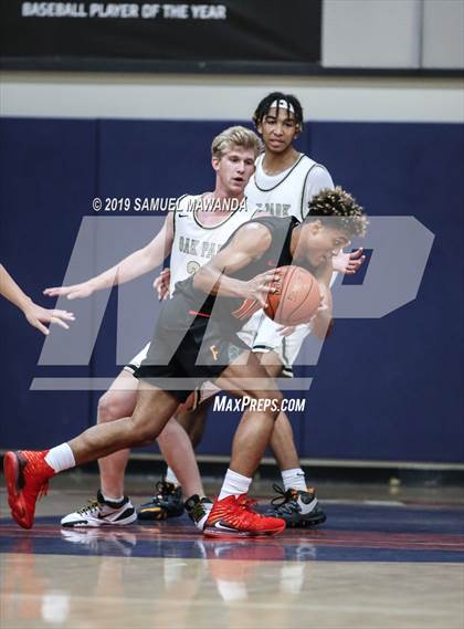 Thumbnail 3 in Fairfax vs Oak Park (Rose City Roundball Classic) photogallery.