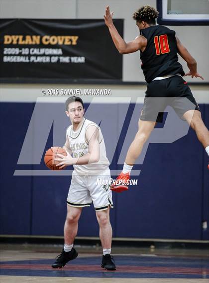 Thumbnail 2 in Fairfax vs Oak Park (Rose City Roundball Classic) photogallery.
