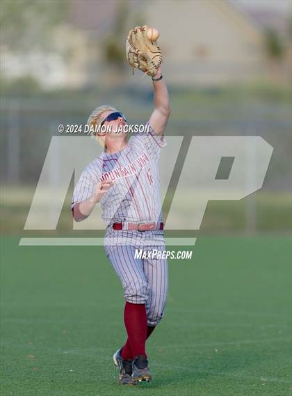 Thumbnail 1 in Mountain View vs Virgin Valley (Cactus Classic Tournament Championship) photogallery.