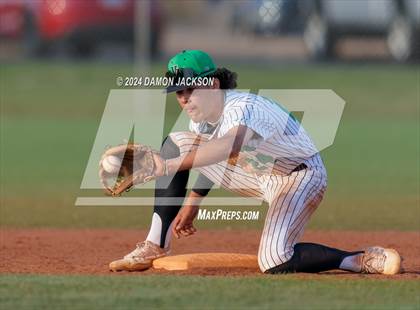 Thumbnail 2 in Mountain View vs Virgin Valley (Cactus Classic Tournament Championship) photogallery.