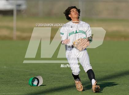 Thumbnail 1 in Mountain View vs Virgin Valley (Cactus Classic Tournament Championship) photogallery.