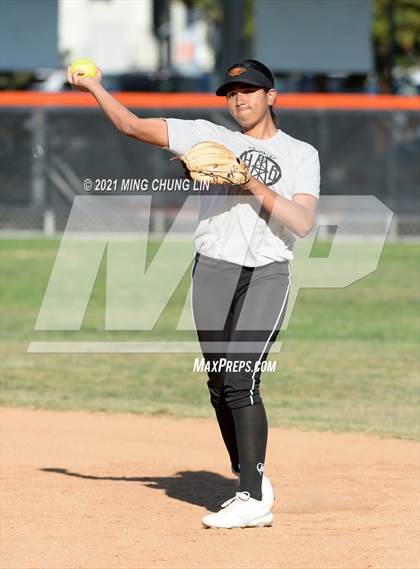 Thumbnail 1 in El Modena @ Huntington Beach photogallery.