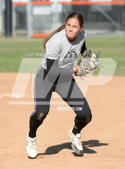 Thumbnail 2 in El Modena @ Huntington Beach photogallery.