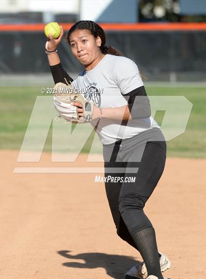 Thumbnail 2 in El Modena @ Huntington Beach photogallery.