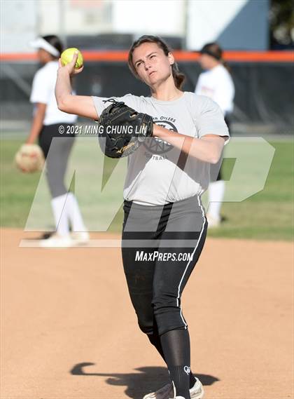 Thumbnail 2 in El Modena @ Huntington Beach photogallery.