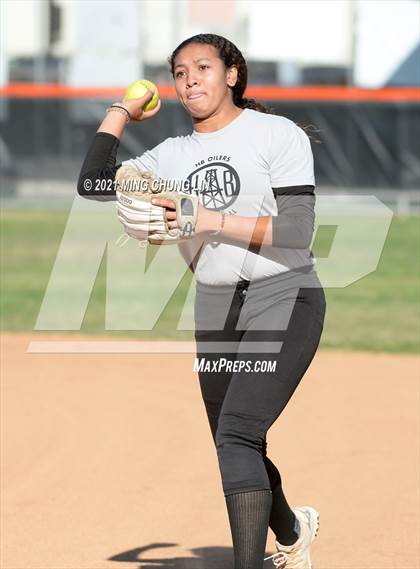 Thumbnail 3 in El Modena @ Huntington Beach photogallery.