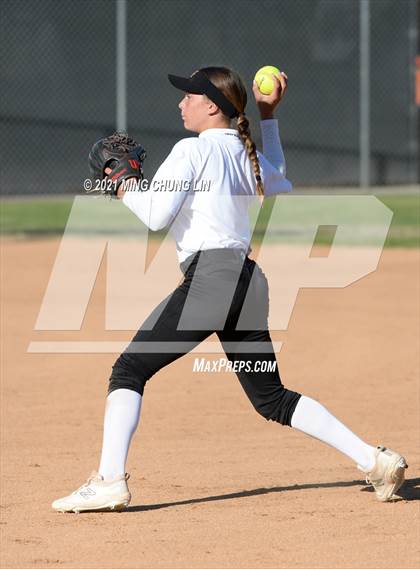 Thumbnail 2 in El Modena @ Huntington Beach photogallery.
