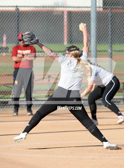 Thumbnail 2 in El Modena @ Huntington Beach photogallery.