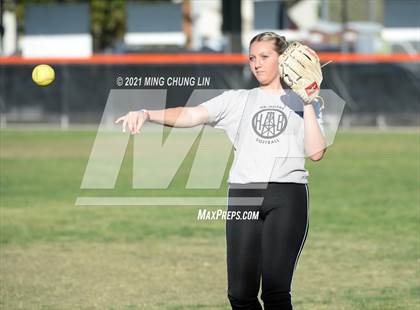 Thumbnail 1 in El Modena @ Huntington Beach photogallery.
