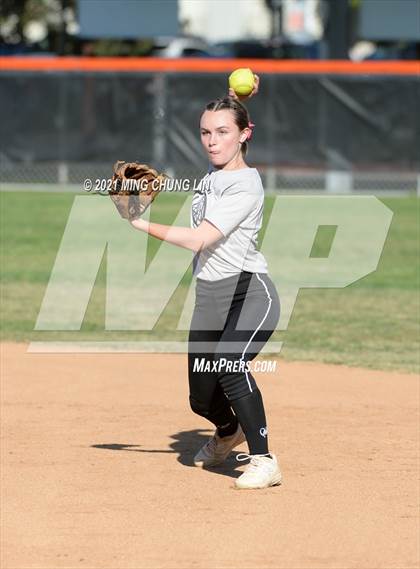 Thumbnail 2 in El Modena @ Huntington Beach photogallery.