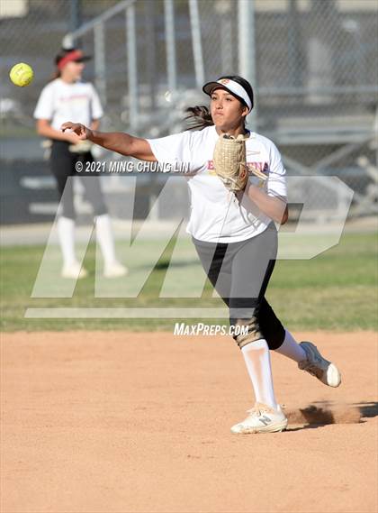Thumbnail 1 in El Modena @ Huntington Beach photogallery.