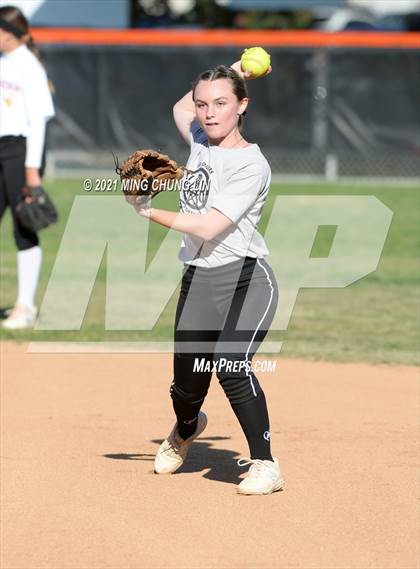 Thumbnail 3 in El Modena @ Huntington Beach photogallery.