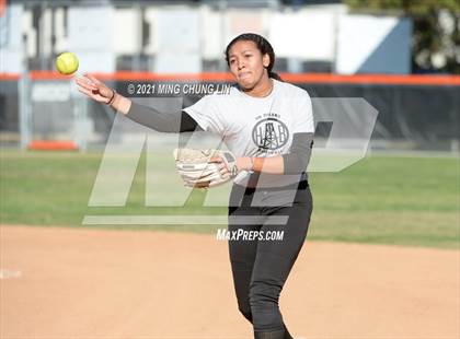 Thumbnail 1 in El Modena @ Huntington Beach photogallery.